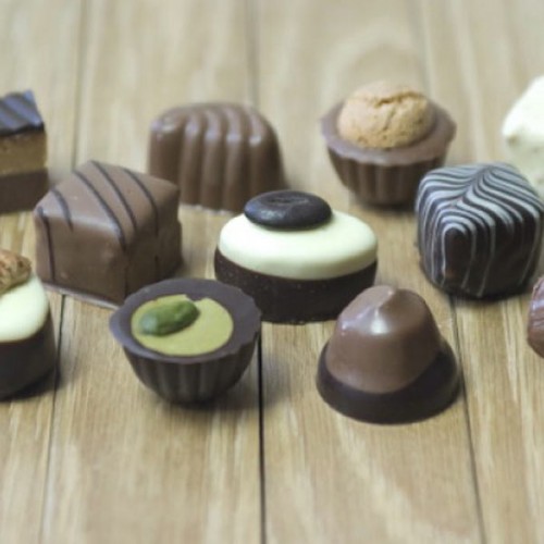 Assorted Luxury Chocolates 77'S